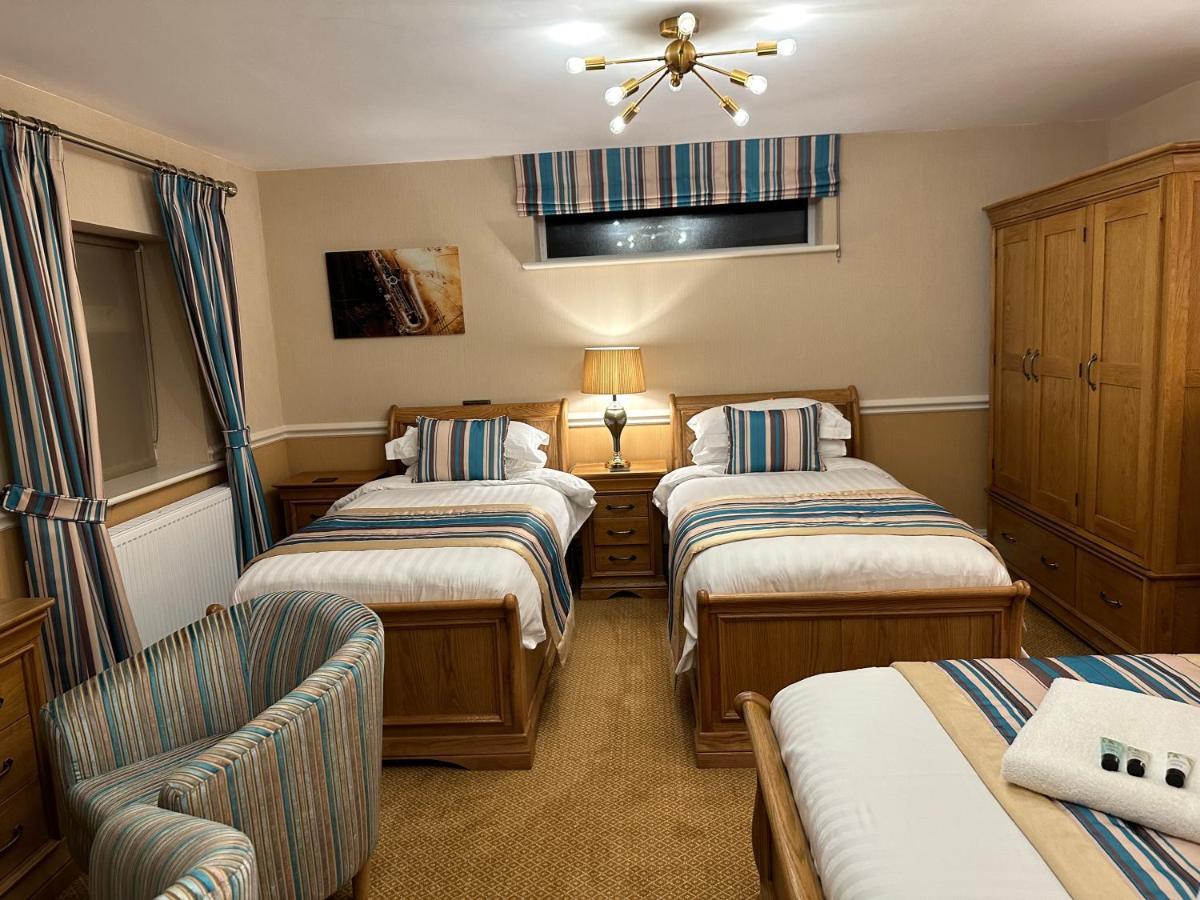 Chester House Guest House Exteriér fotografie The Old Post Office, Bilsborrow