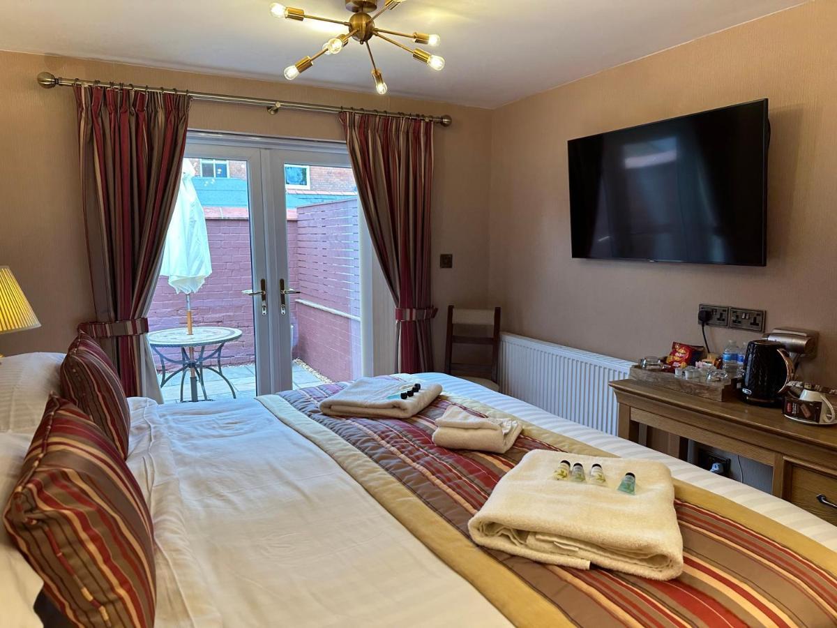 Chester House Guest House Exteriér fotografie A bedroom at the hotel