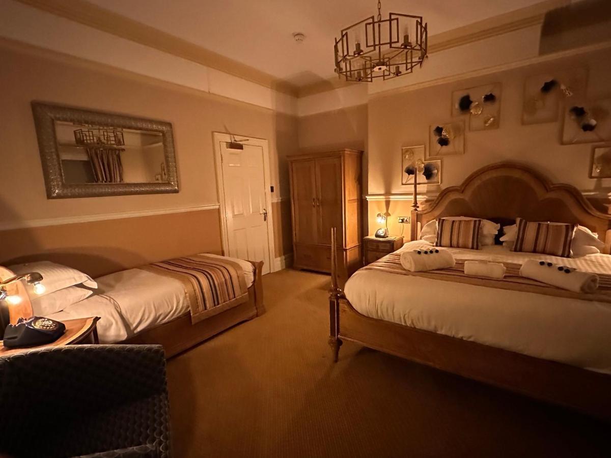 Chester House Guest House Exteriér fotografie A bedroom at the hotel