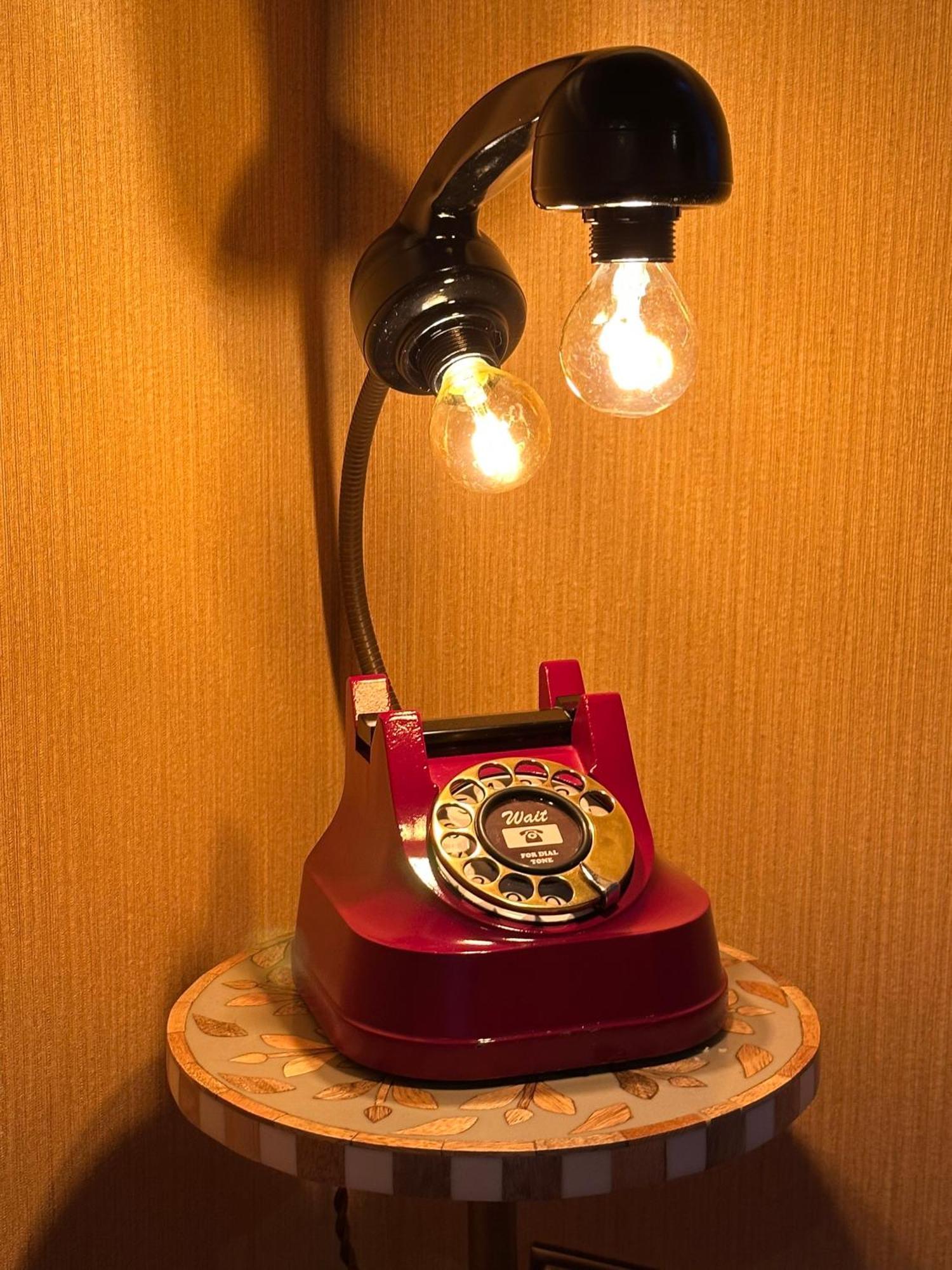 Chester House Guest House Exteriér fotografie A telephone lamp